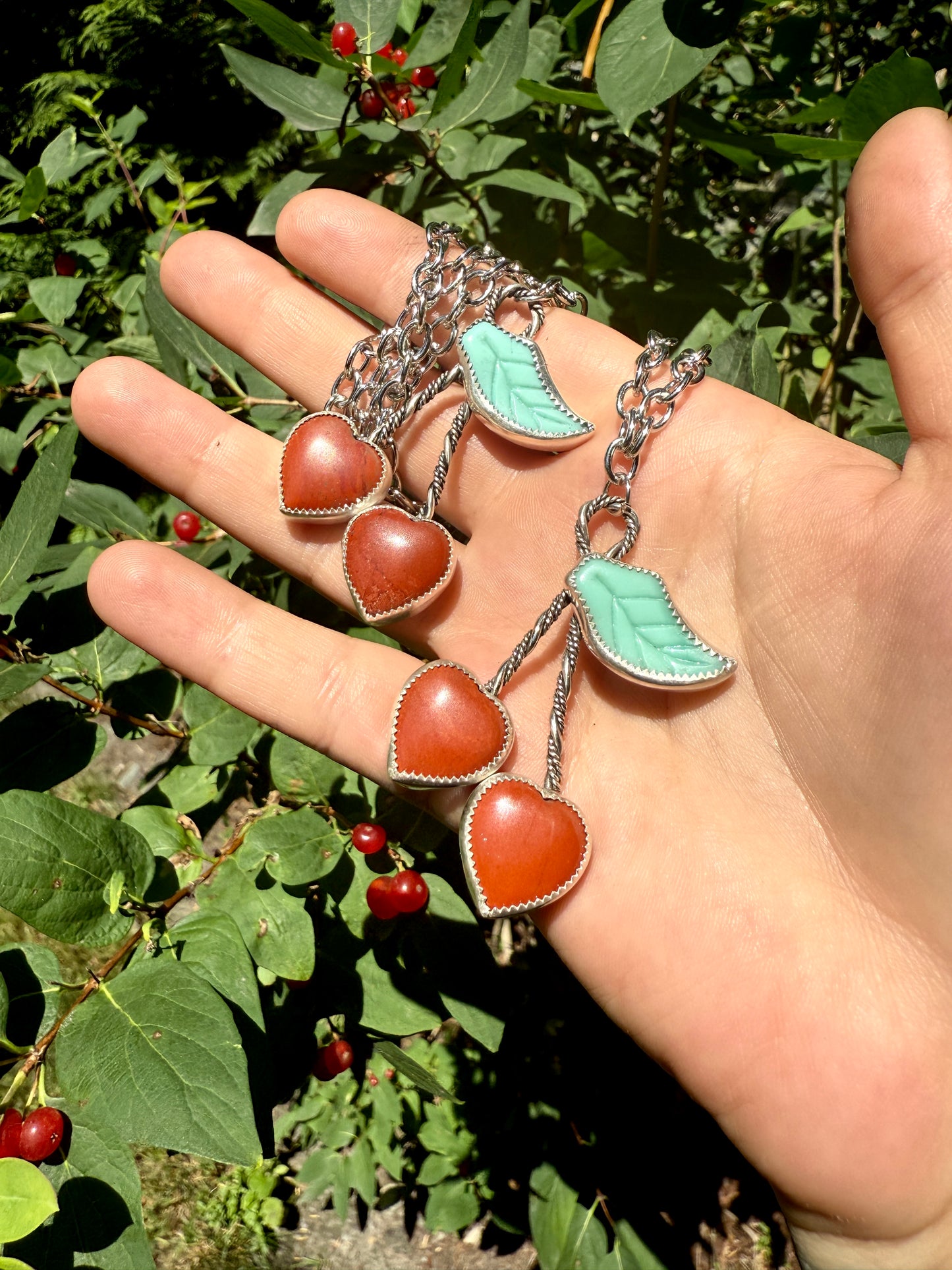 Sweet sisters pendant