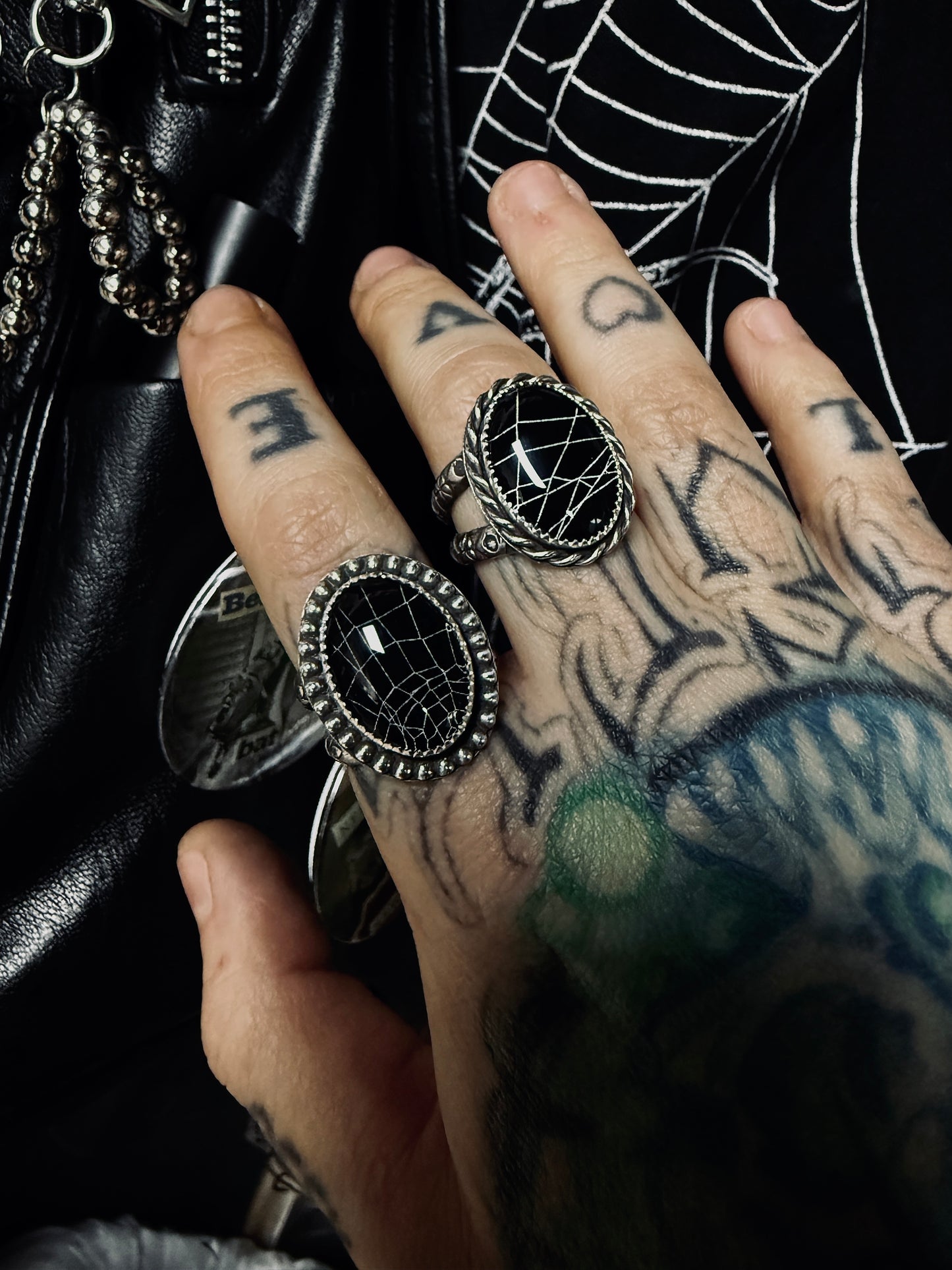 Arachne ring